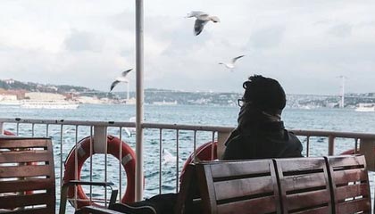 开云网站-米尔沃尔高位逼抢见效，狮子军团期待保级，米尔沃尔球衣