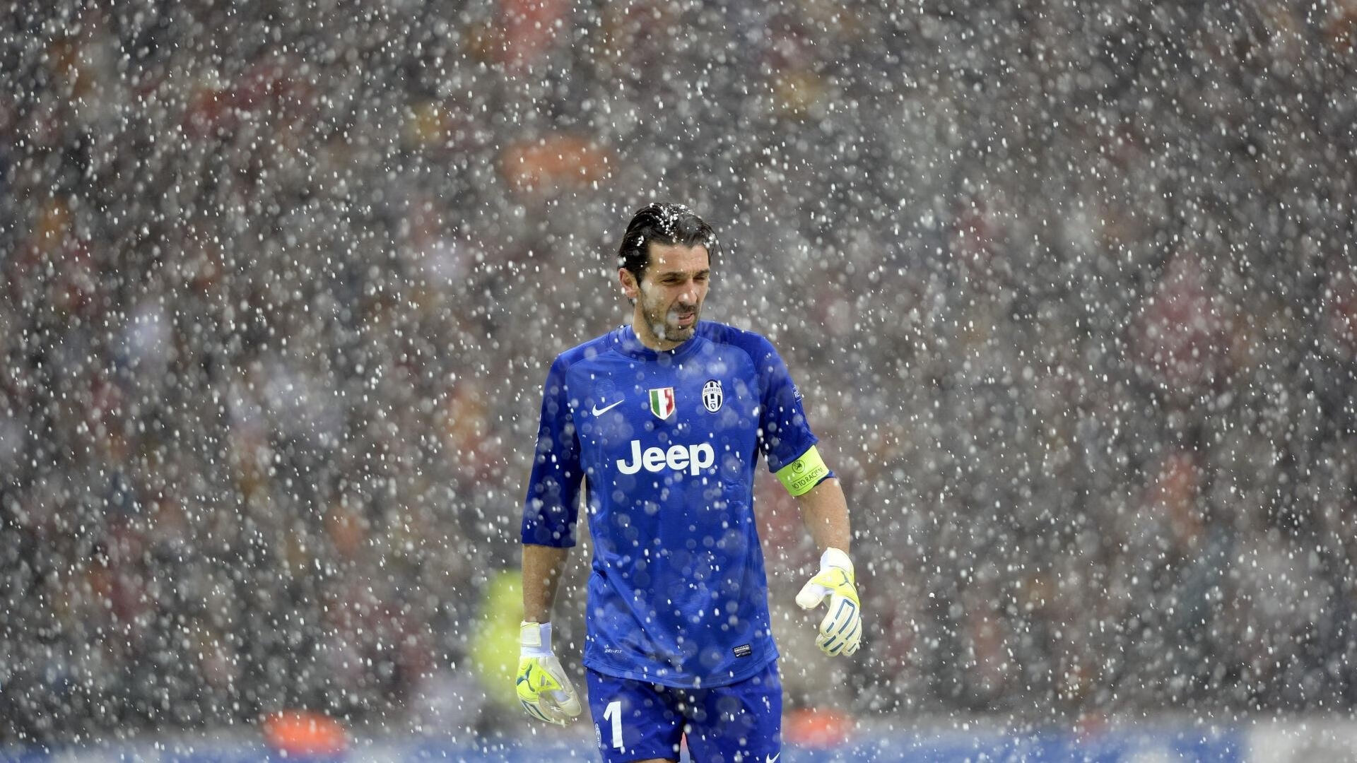 意大利女子4x100米混合泳接力队获得银牌，意大利4x100米接力赛