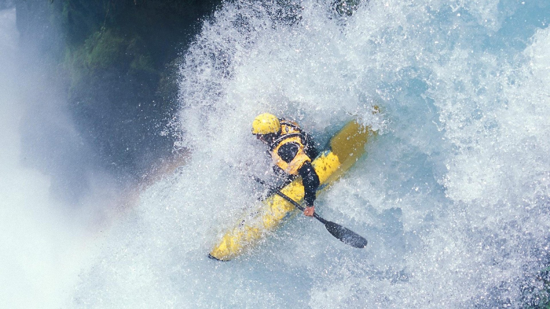 足球场馆运营效益低下阻碍发展，足球场馆的产业链分析